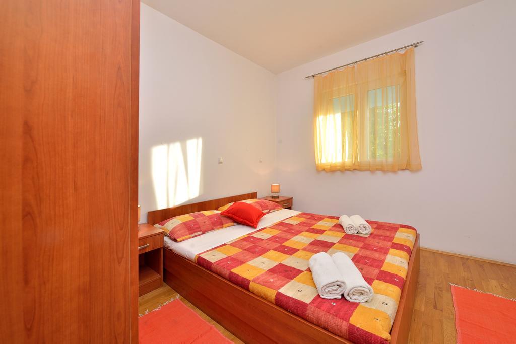 Sara Apartments Petrcane Quarto foto